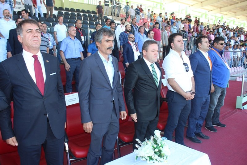 Ağrı Gençlerbirliğispor'u  deplasmanda 2-1 yenen Bitlis  temsilcisi Tatvan Gençlerbirliğispor, bir üst tura yükseldi.