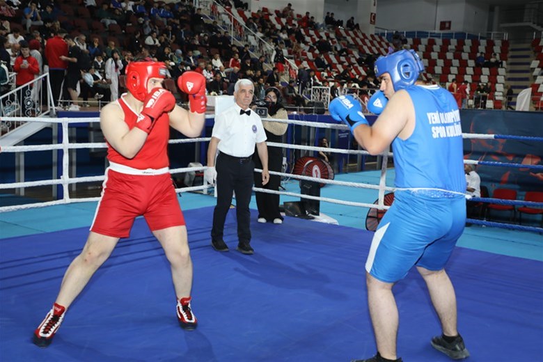 “Genç Erkekler Türkiye Ferdi Boks Şampiyonası” Ağrı'da Başladı
