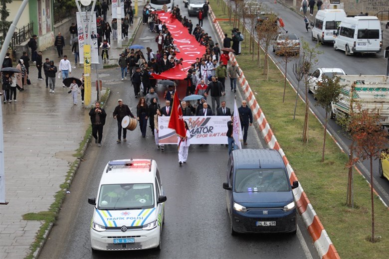 Ağrı'da Amatör Spor Haftası, Kortej Yürüyüşüyle Başladı