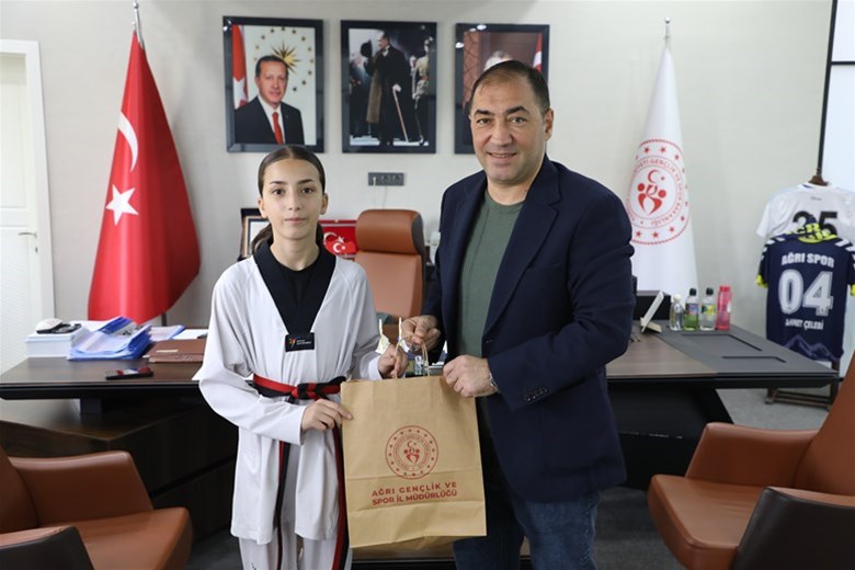 İl Müdürümüz Ahmet Çelebi, Avrupa Şampiyonası Vizesi Alan Elif Işık’ı Makamında Ağırladı