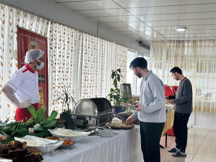 Ağrı’da Sınav Öncesi Öğrencilere "Moral Kahvaltısı"