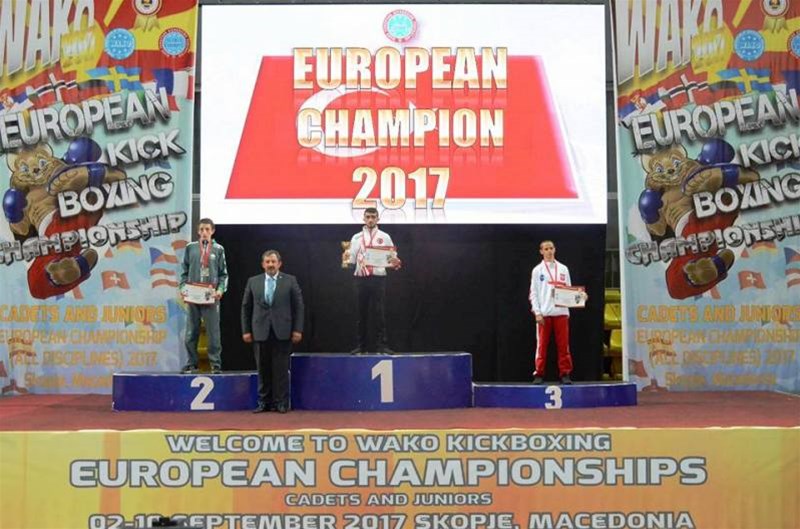 Makedonya’da düzenlenen Avrupa Kick Boks Şampiyonasında Ağrı’lı Milli Kick Bokcçu Adem Aşantuğrul damga vurdu. 