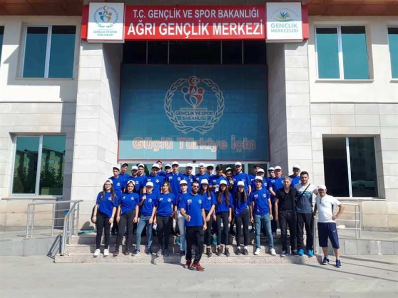 AĞRI GENÇLİK VE SPOR İL MÜDÜRLÜĞÜ 400 KİŞİLİK GENÇ İLE MALAZGİRT’TE