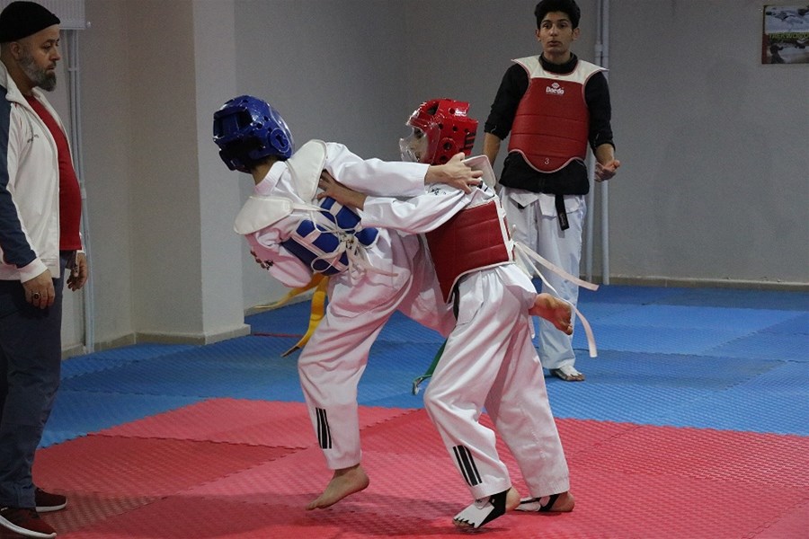 Genç-Yıldız Erkekler Taekwondo İl Birinciliği müsabakaları 